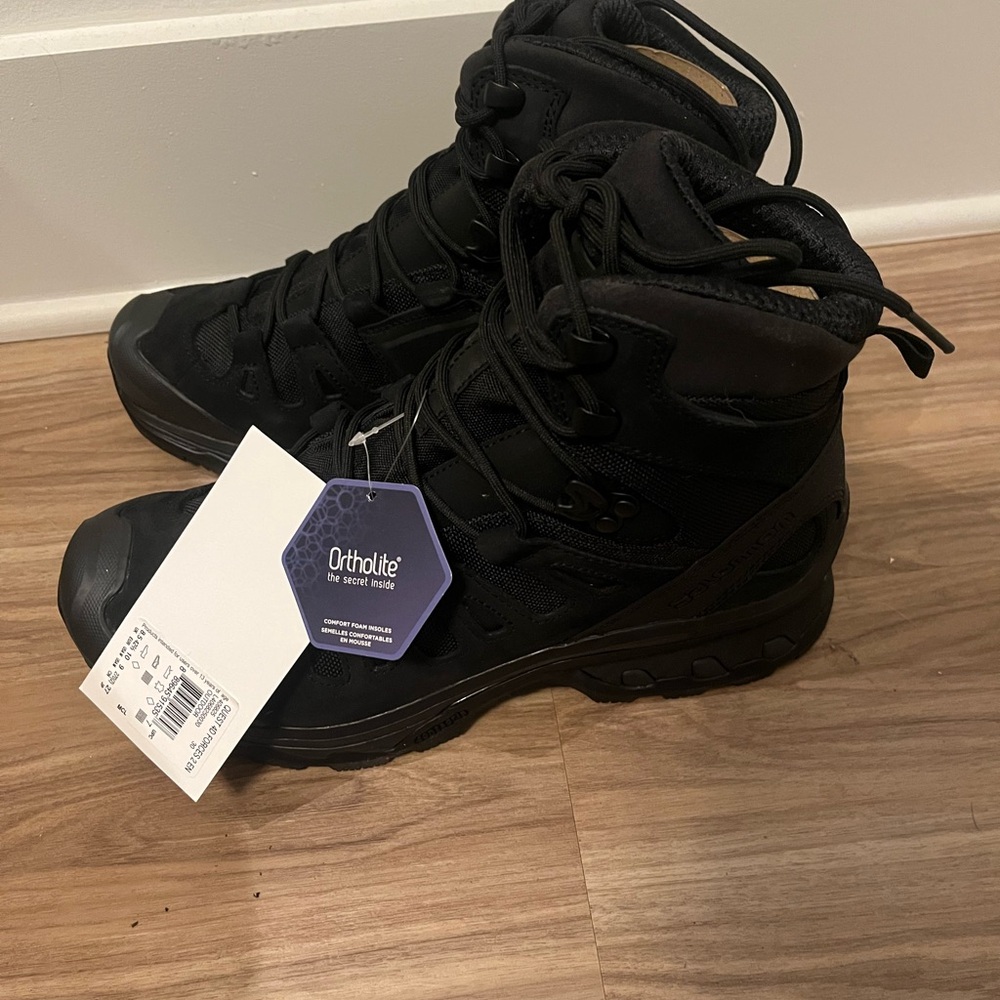 Salomon Black GoreTex Men's Boots - Picture 2 of 3